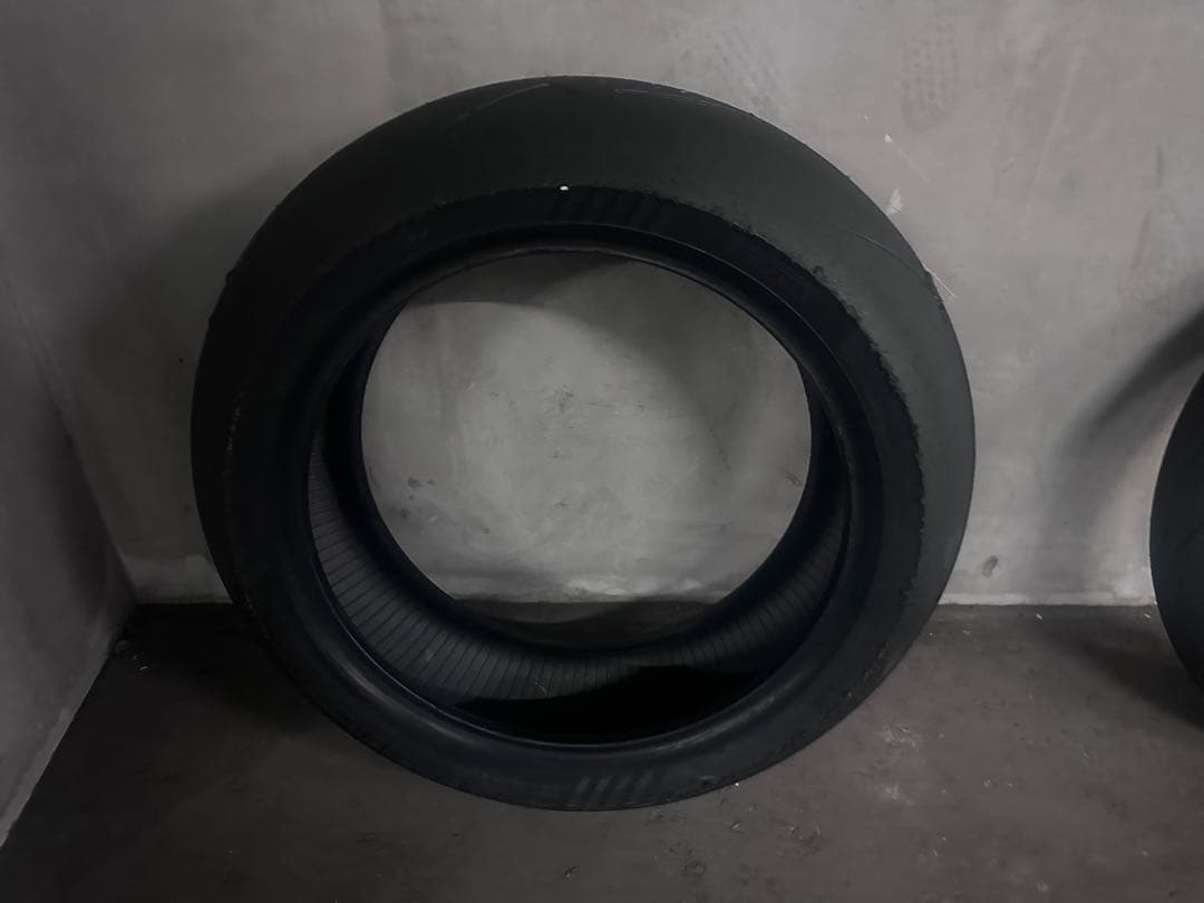 ピレリディアブロコルサV4 120/70-17 200/55-17 SC1