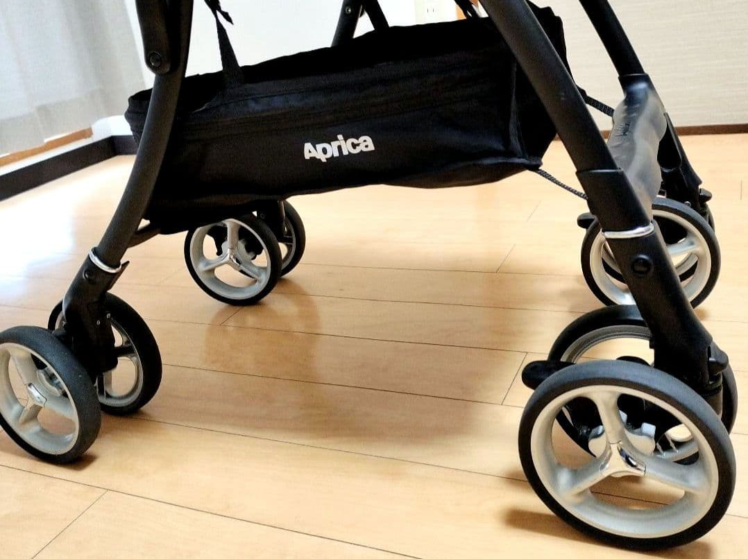 【綺麗】アップリカ　ラクーナビッテソファークッション　ベビーカー　Aprica