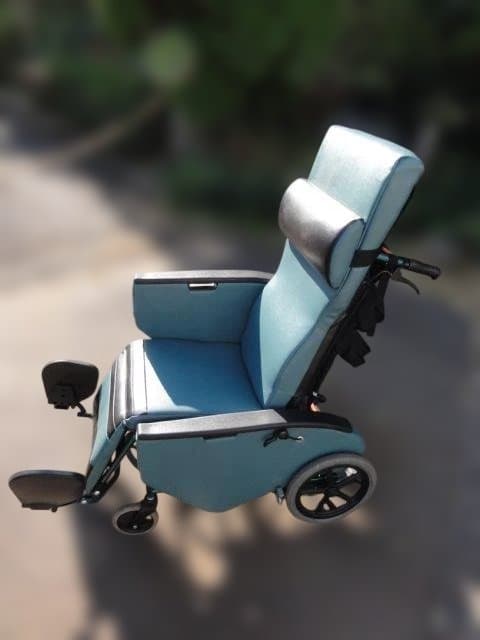 【じゃり】　「松永製作所」フルリクライニング＆ティルト車椅子