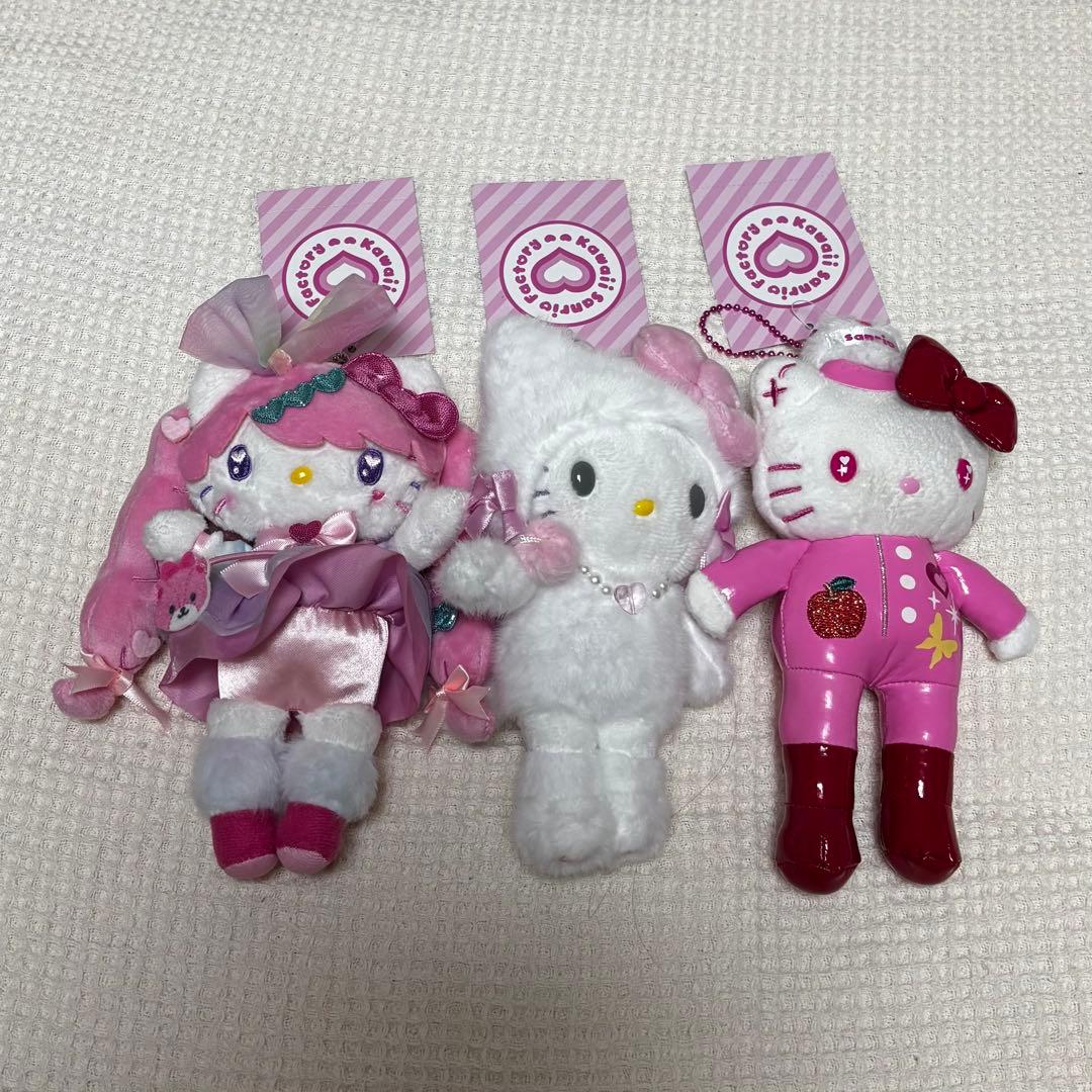 サンリオ　ハローキティ　原宿限定　マスコットホルダー　3点セット