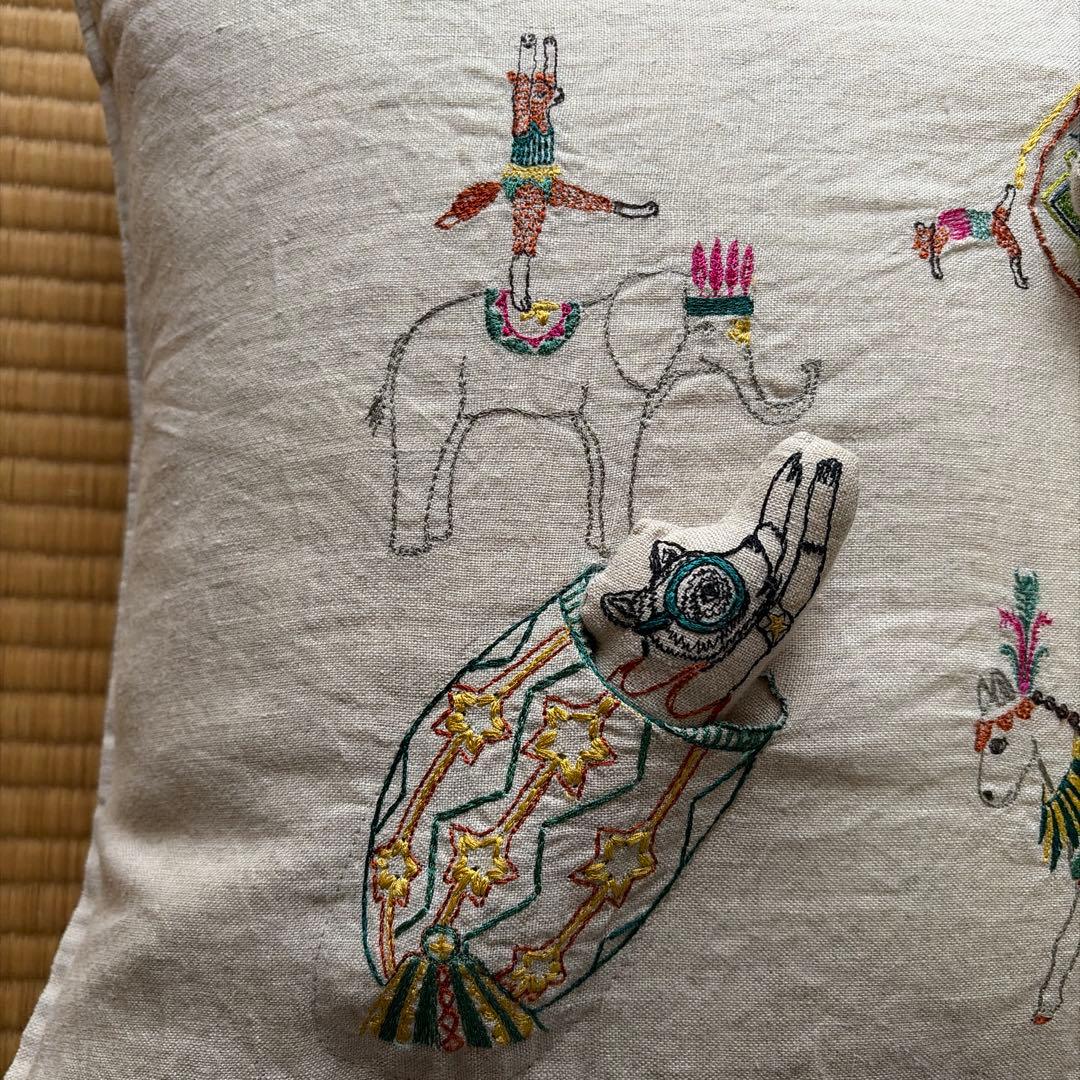 coral&tusk動物刺繍のリネンクッション
