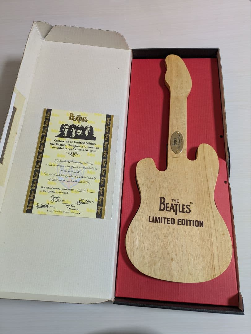 The Beatles 5000本限定版 ギター型メンバー4本腕時計