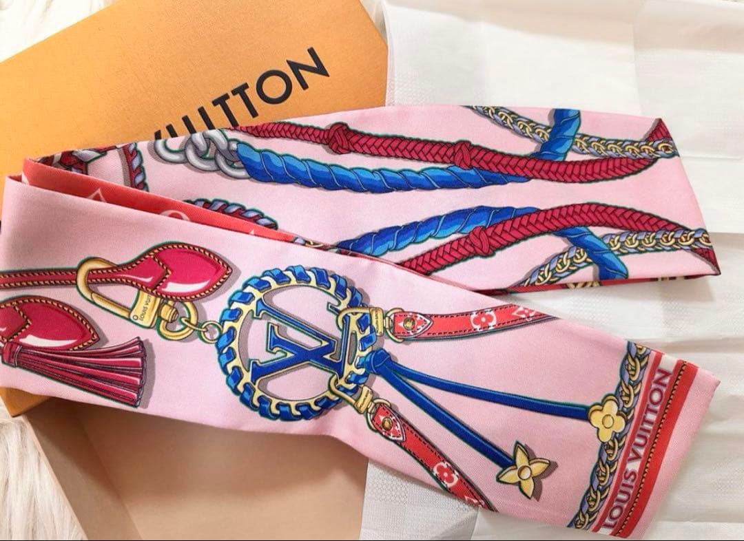 Louis Vuitton シルクバンダナ ピンク