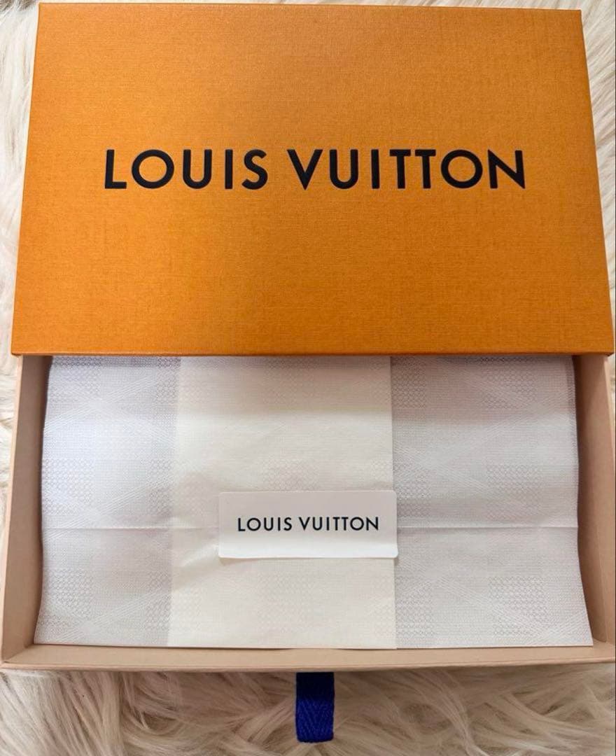 Louis Vuitton シルクバンダナ ピンク