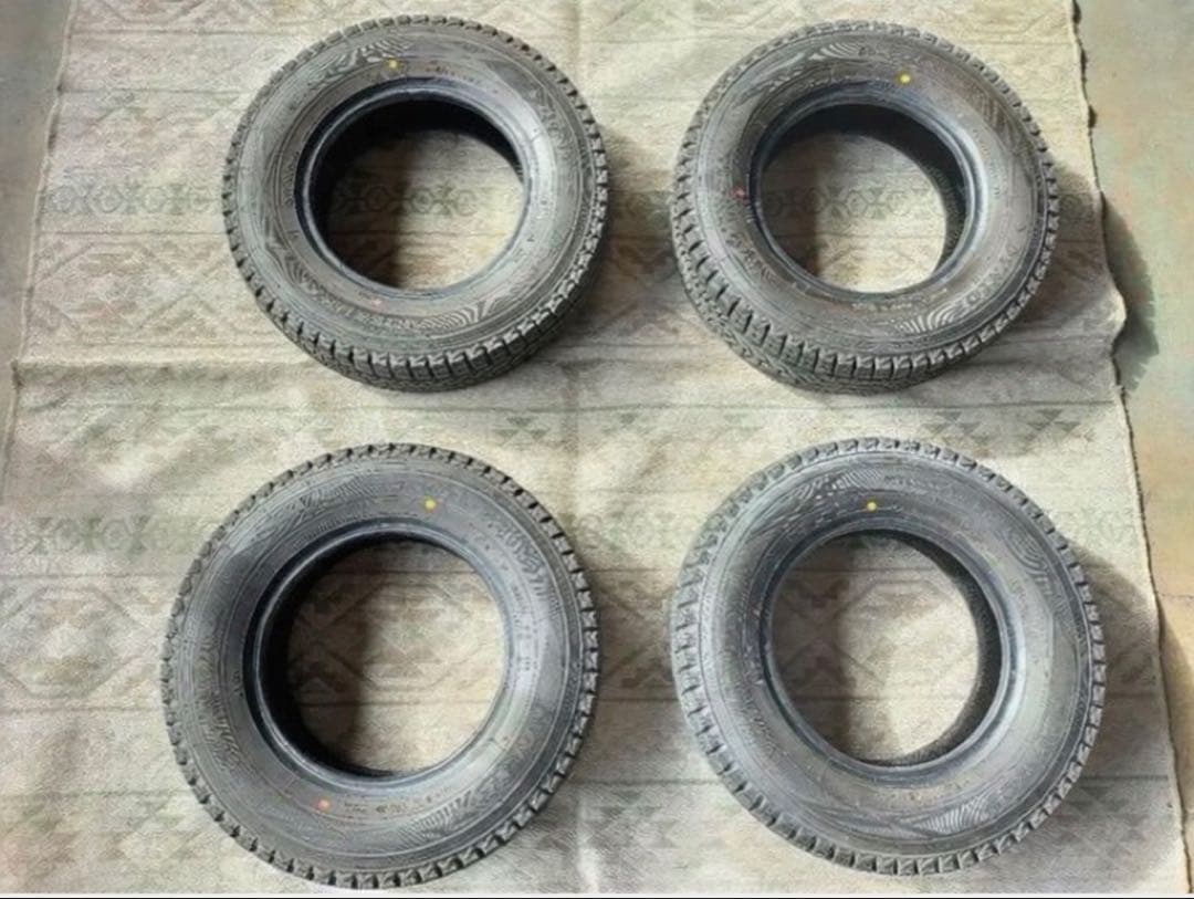 トラック用　スタッドレス　155R12　　8PR 2022年製　4本　山あり