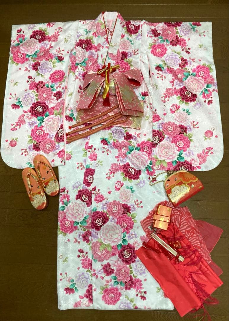 お姫様セット　七五三七歳　女児　バラ花柄 着物小物帯セット　白ピンク