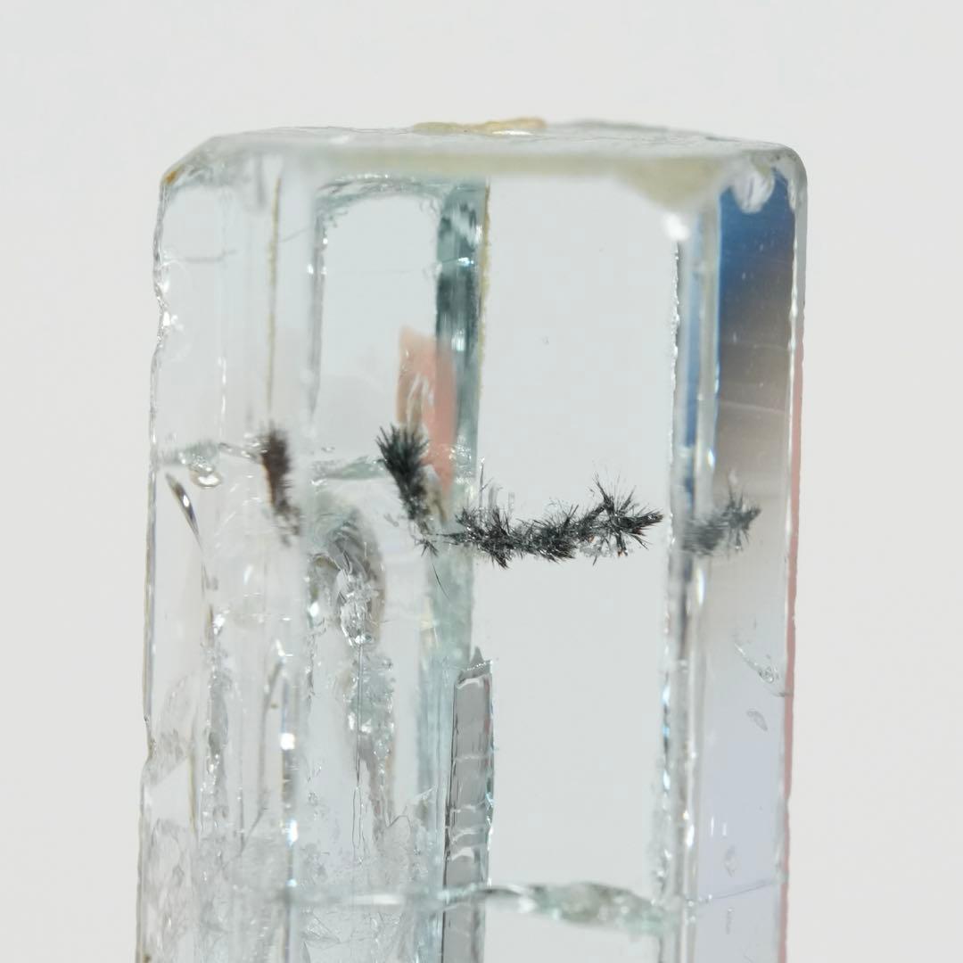 【針状の面白い結晶】【最高品質】トルマリンinアクアマリン 30×11×9mm