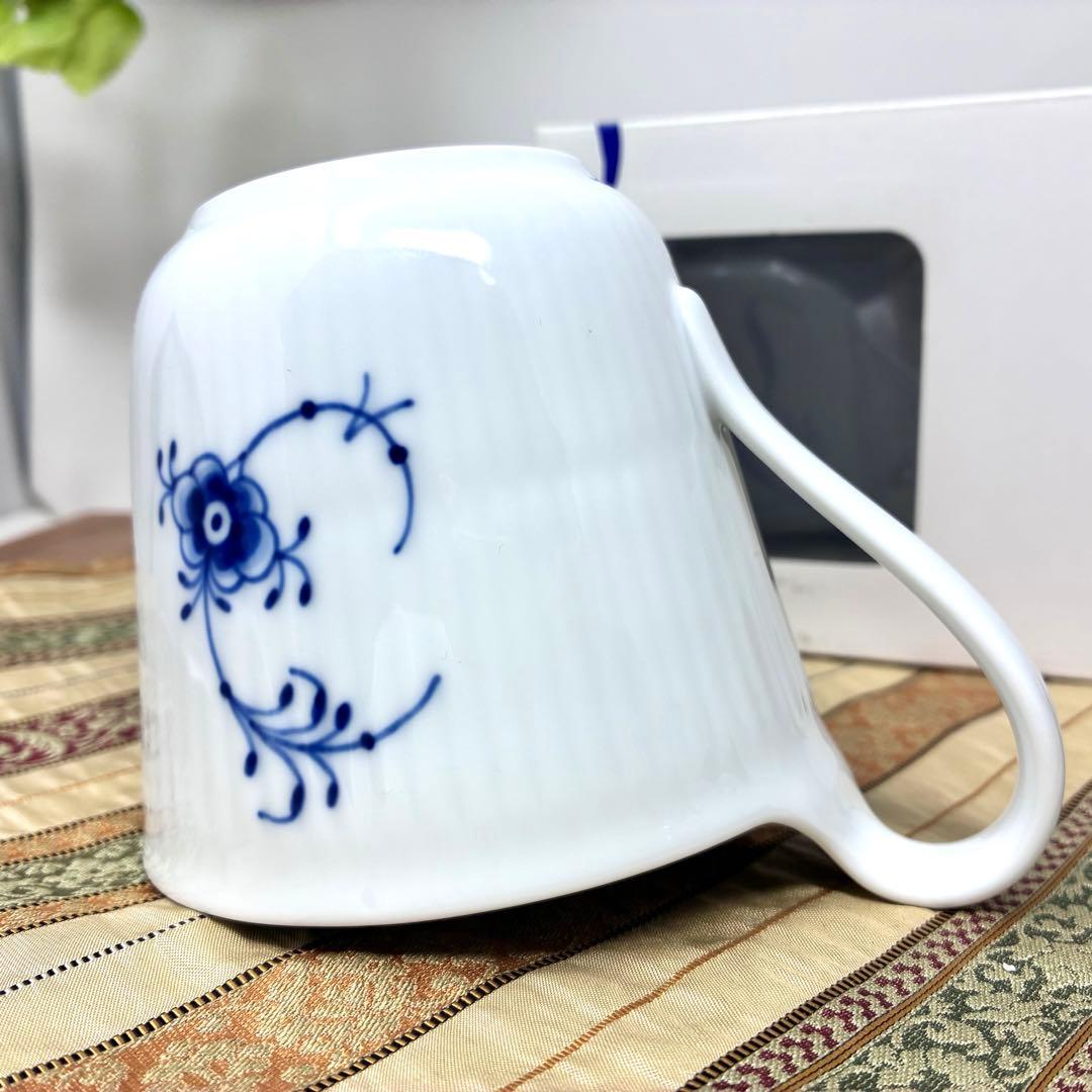 新品未使用　ロイヤルコペンハーゲン　ブルーフルーテッド　イニシャル【R】カップ