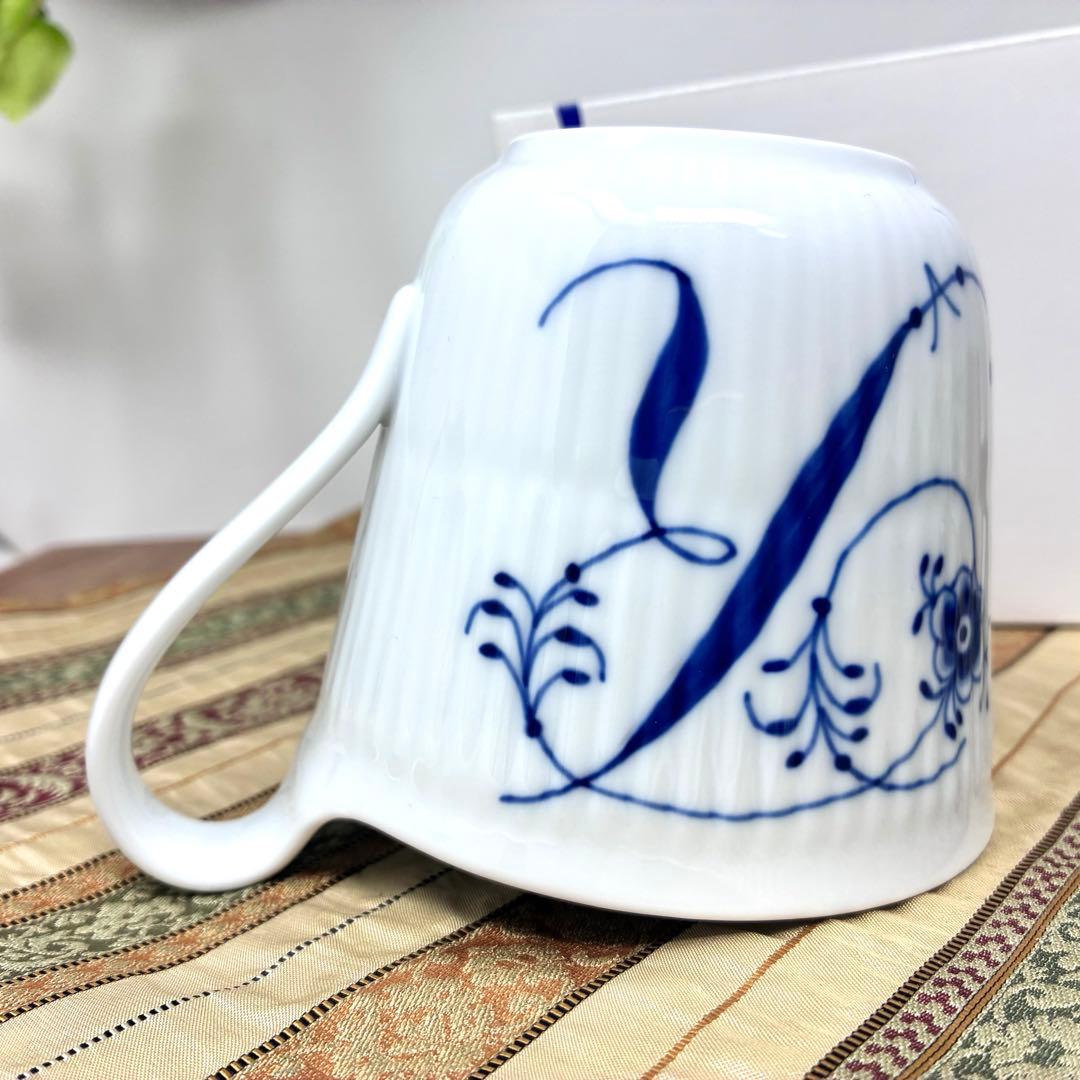 新品未使用　ロイヤルコペンハーゲン　ブルーフルーテッド　イニシャル【R】カップ