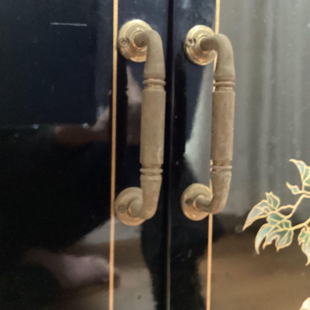 骨董家具　アジアンスタイル 木製収納家具 鳥と花の装飾