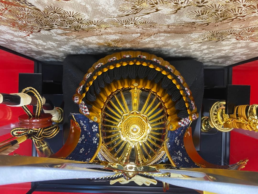 東京久月　五月人形　家紋付き兜飾り　ガラスケース入　１２号