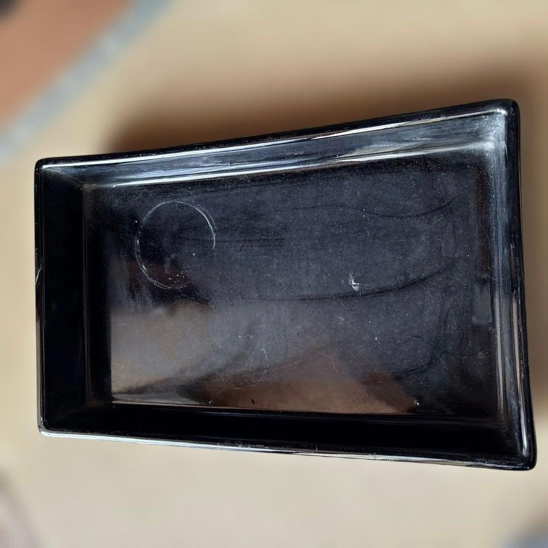 黒い長方形　黒色の陶器トレイ 花瓶