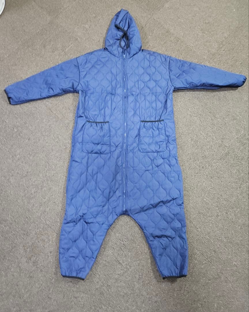 大人気のモモンガ風☆まるで着る寝袋☆新品・S・紺・テレワークにも！つなぎ中綿