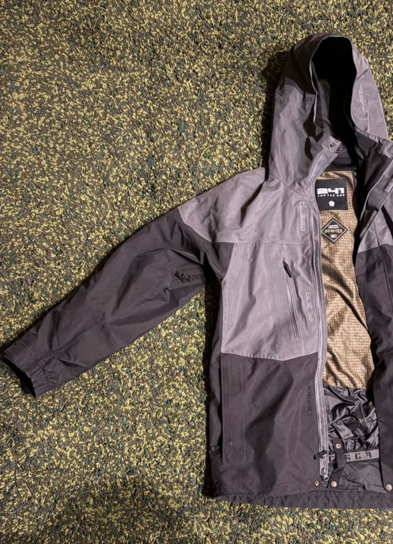 241TWO FOR ONE トゥフォーワン　スノーボードウェア ゴアテックス