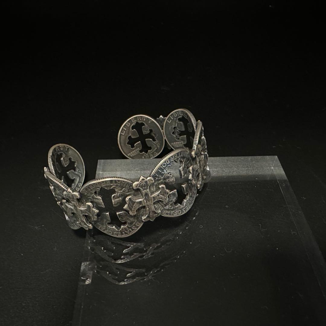 phenomenon beyond description  バングル