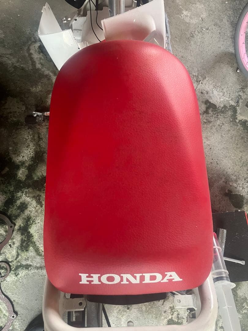 AF58 ズーマー 純正 シート 赤 レッド