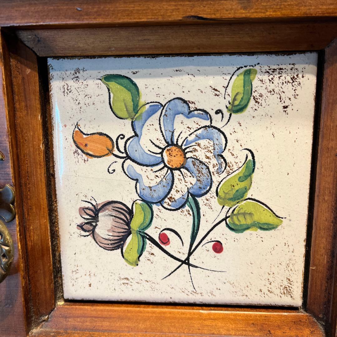 スパニッシュ　アンティーク　バレンシア　タイルチェスト　４段引き出し