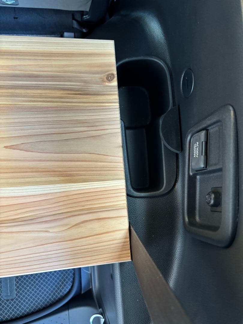 新型シエンタ10系専用 ラゲッジボード 杉無垢材 車中泊テーブル