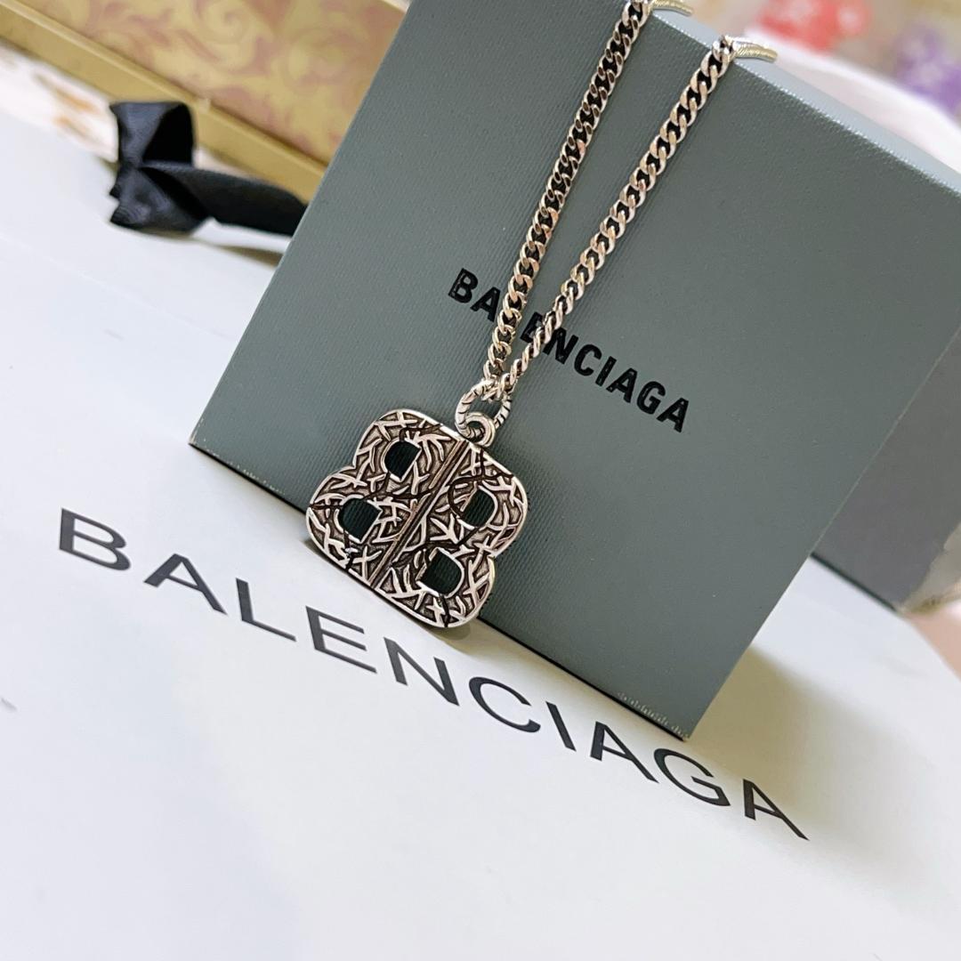 【韓国限定】日本未発売 BALENCIAGA シルバー ネックレス