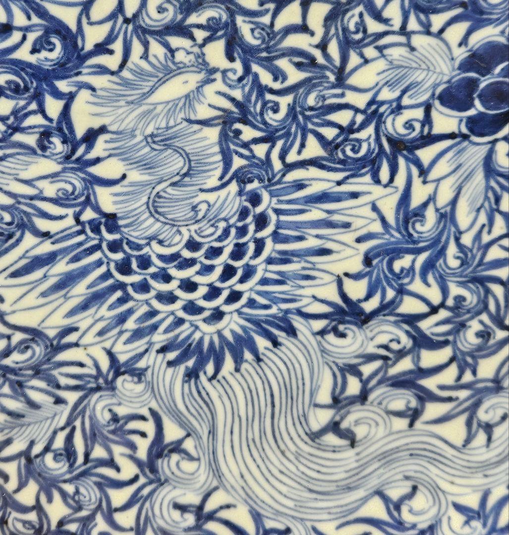 江戸時代後期　古伊万里　染付　鳳凰に牡丹唐草文様　大皿　兜皿　径 約40.8cm