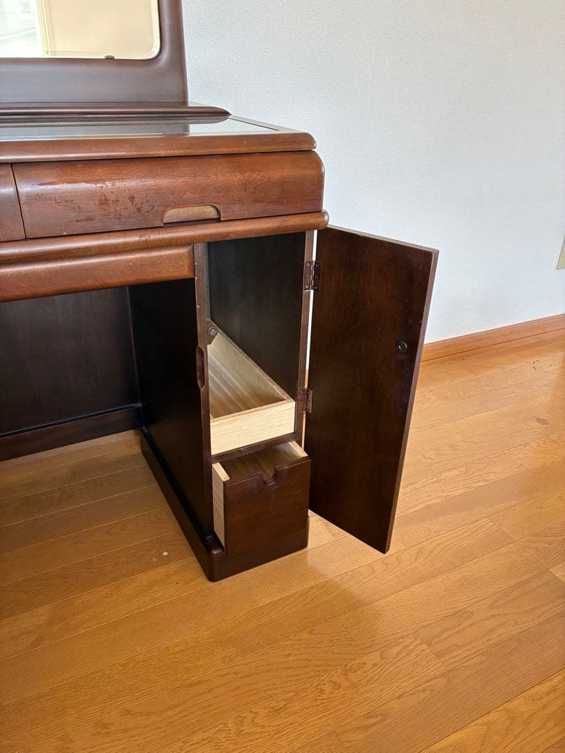 【アンティーク】鏡台　三面鏡　ドレッサー　化粧台　収納スペース多数(イス売却済)