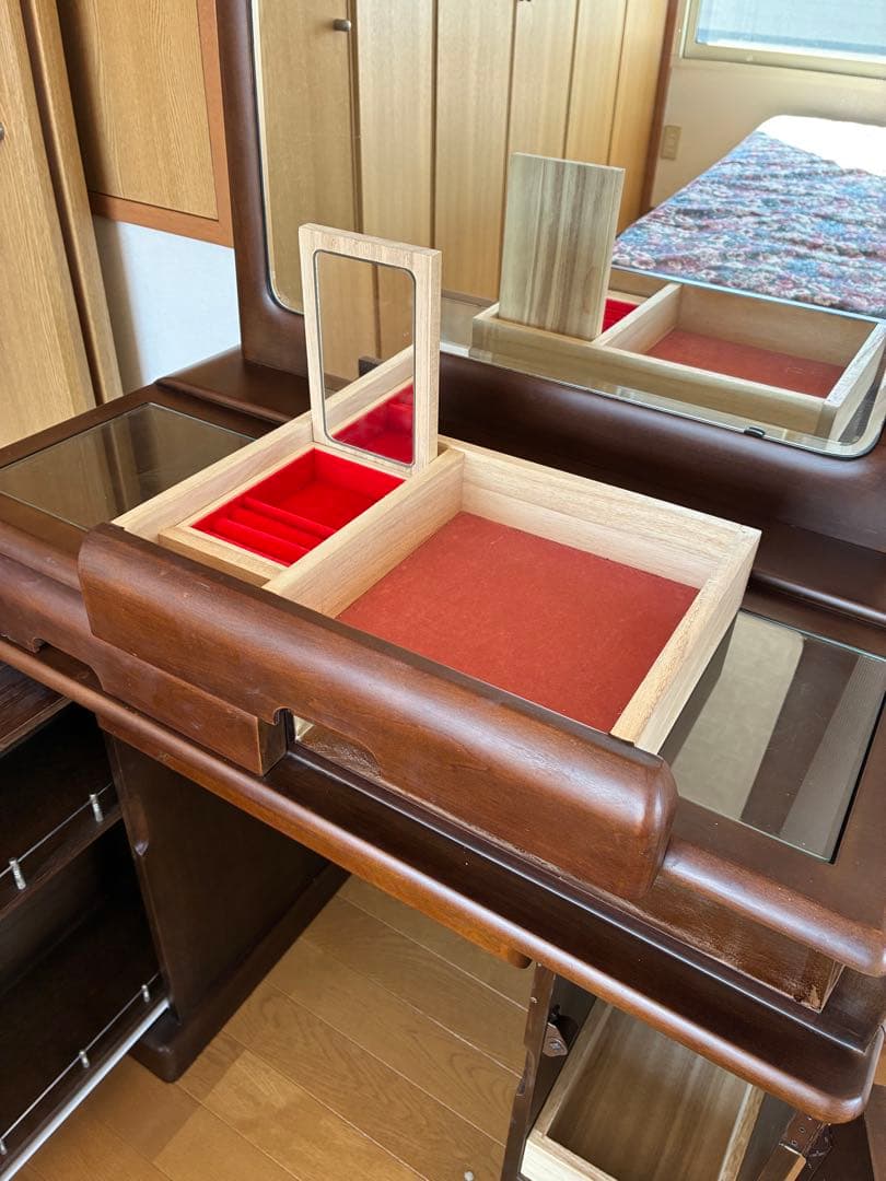 【アンティーク】鏡台　三面鏡　ドレッサー　化粧台　収納スペース多数(イス売却済)