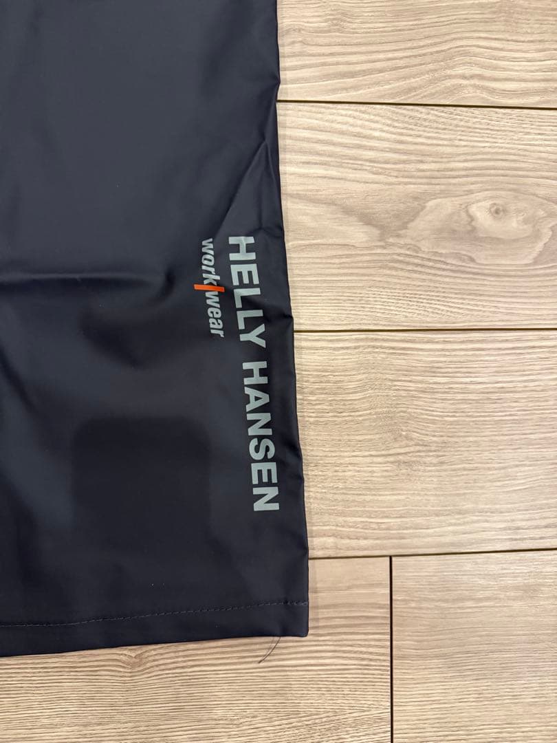 新品未使　ヘリーハンセン　ビブパンツ　Helly Hansen 並行輸入品