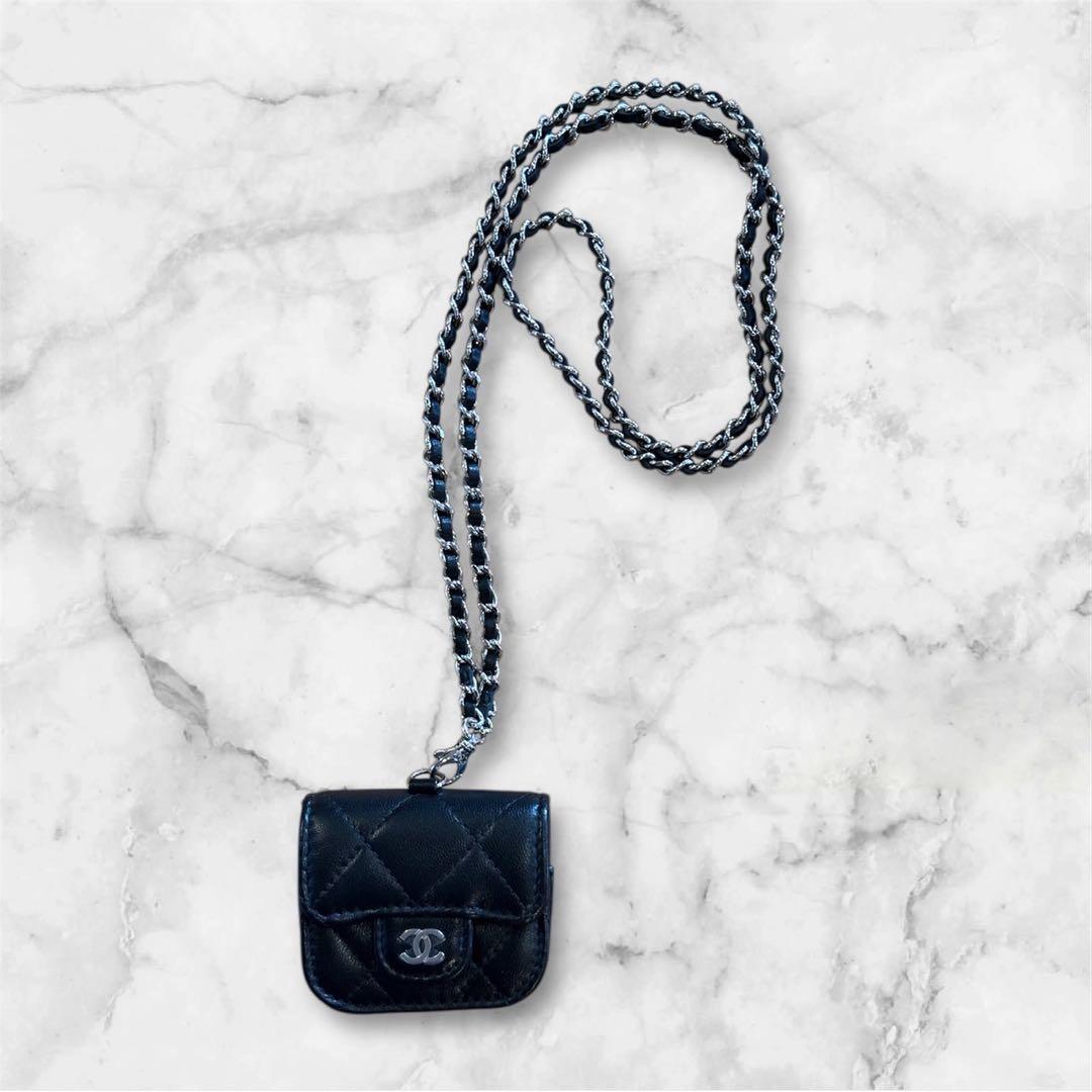 Chanel airpodsケース　チェーンストラップ付き