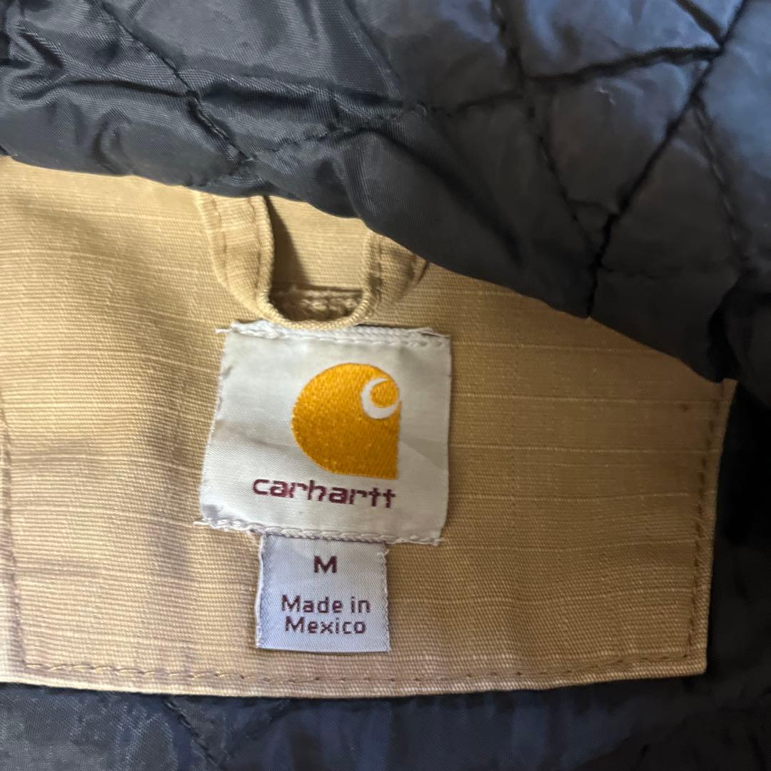 Carhartt ベージュダイヤモンドキィルティング フード付きジャケット