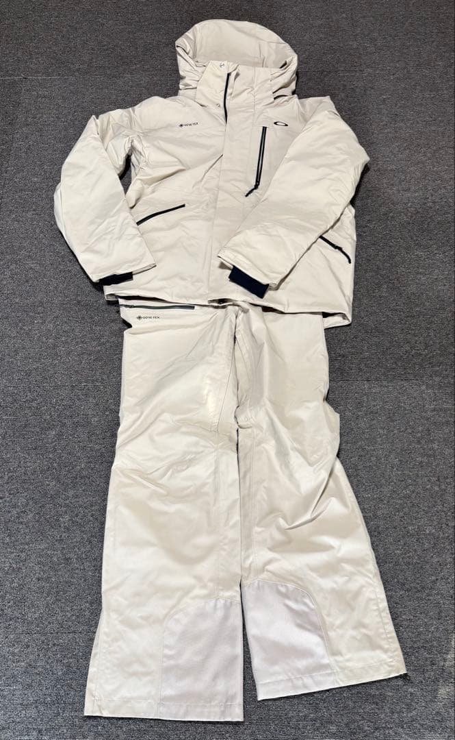 オークリー スノーウエア ゴアテックス ジャケットM、シェルパンツSのセット