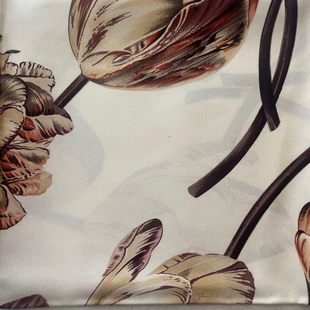 GUCCI シルクスカーフ　タグ付き新品未使用　グッチ