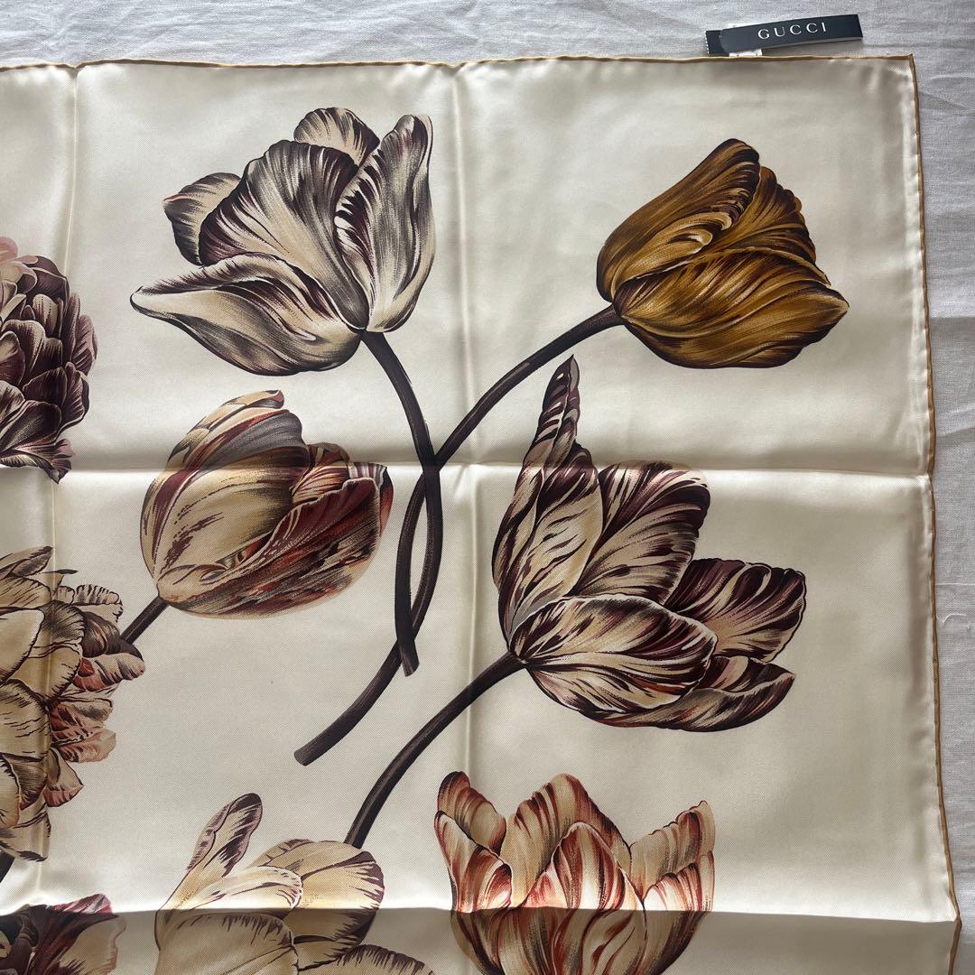 GUCCI シルクスカーフ　タグ付き新品未使用　グッチ