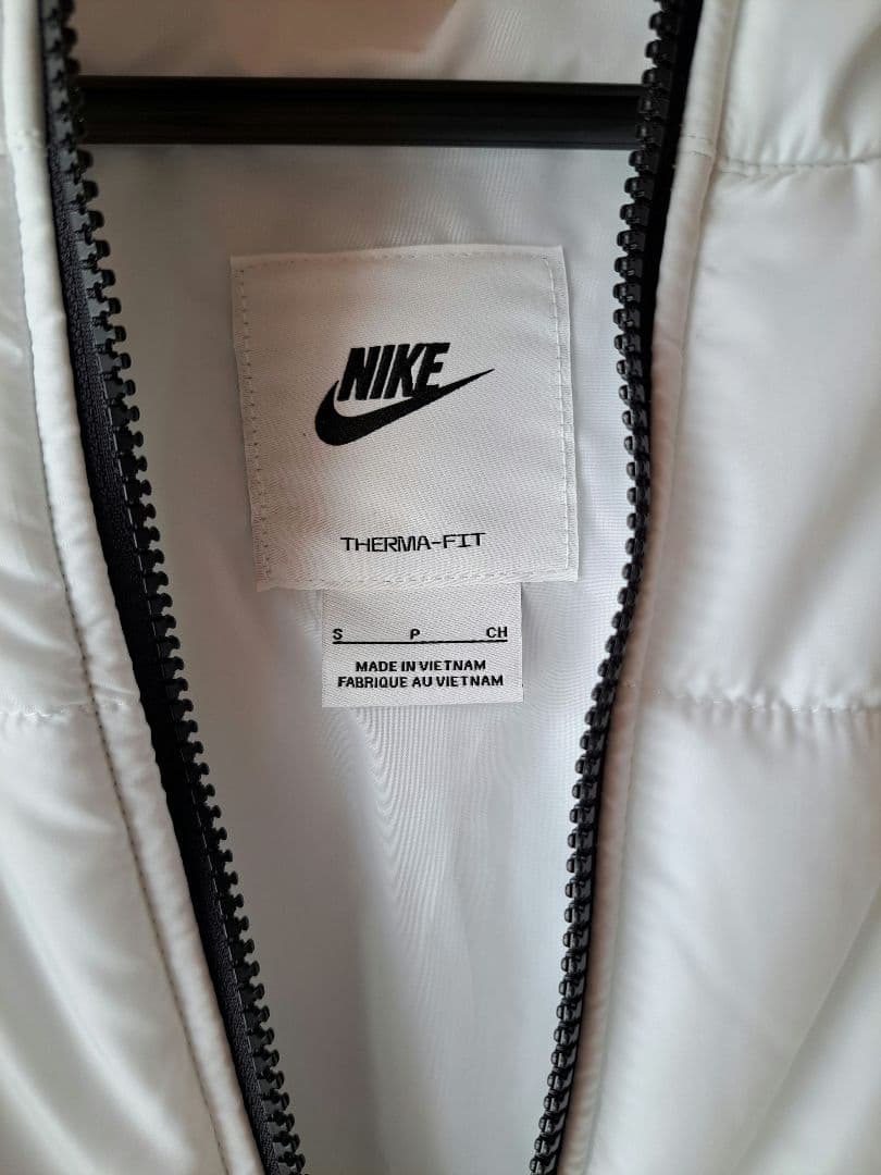 NIKEダウン　S　ホワイトダウンジャケット　白　ナイキ　ロングベンチコート