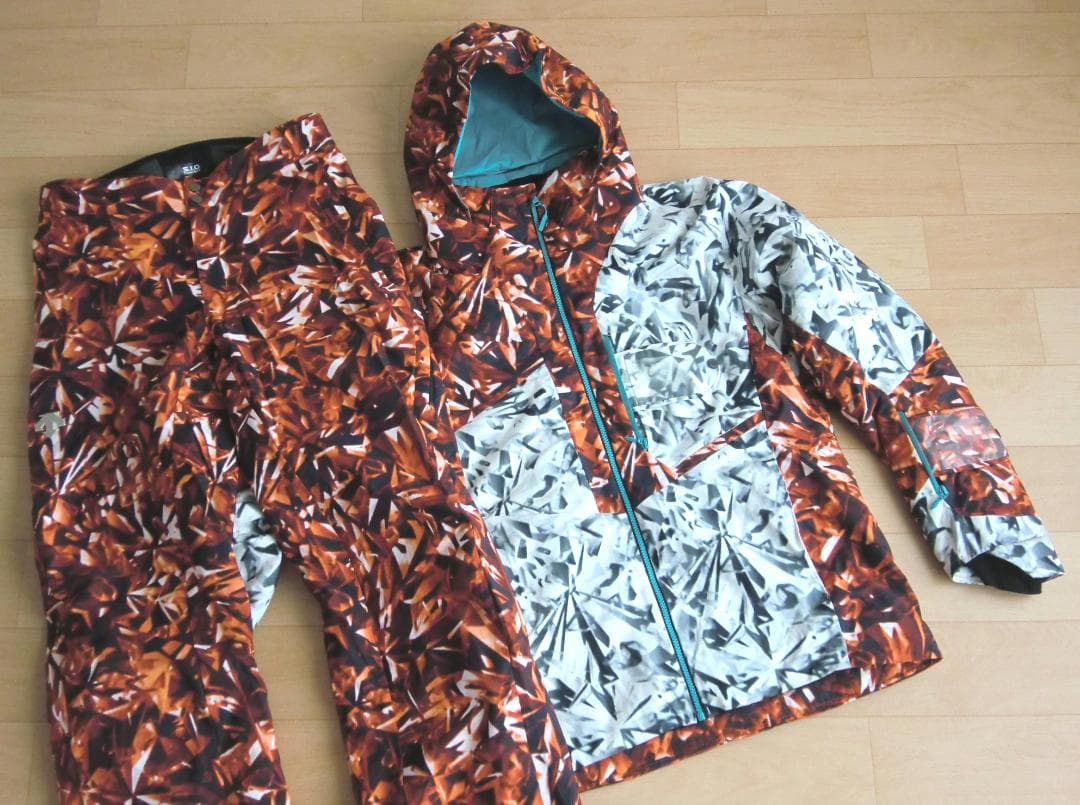 ■■11月限定■送料無料■美品■DESCENTE■男性用スキーウエア上下■XO■