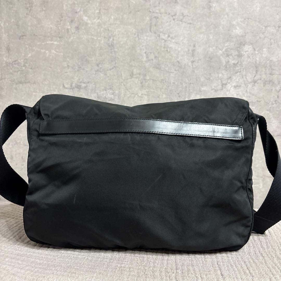 プラダ 三角ロゴ メッセンジャーバッグ ナイロン ブラック ギャランティ