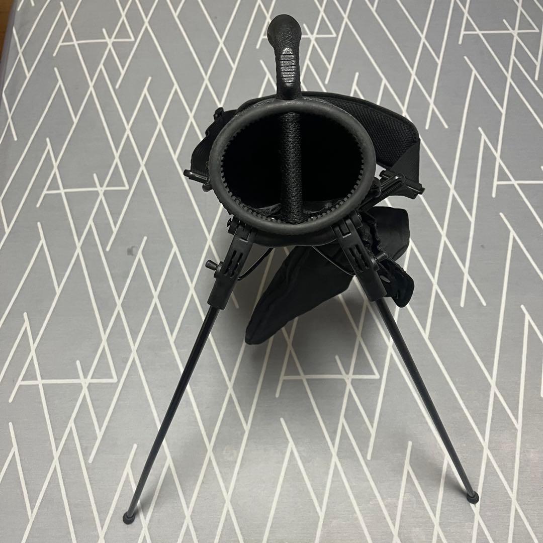 美品】NEW ERAスタンド付きゴルフバッグ ／ブラック.ホワイト／ヘッドカバー