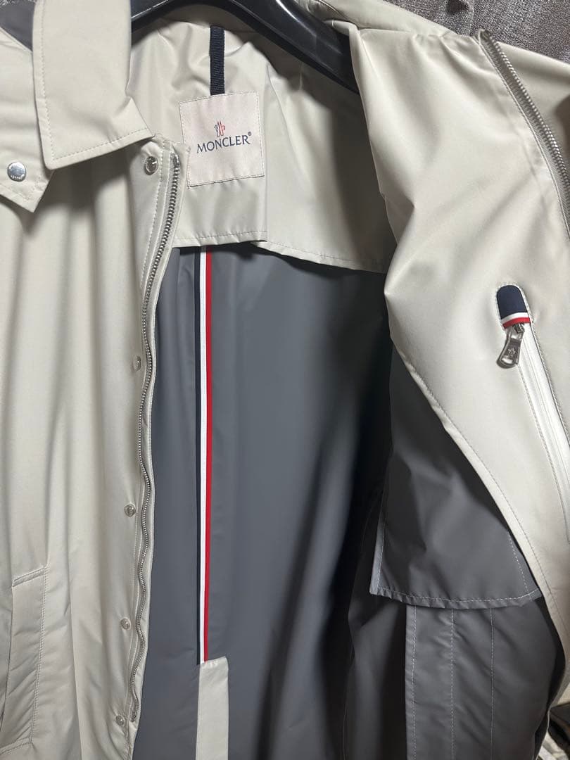 MONCLER ホワイト ステンカラーコート