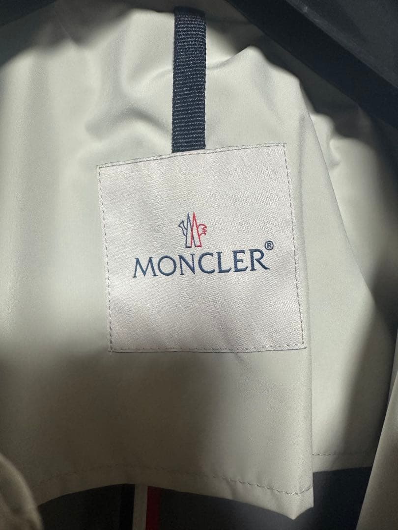 MONCLER ホワイト ステンカラーコート