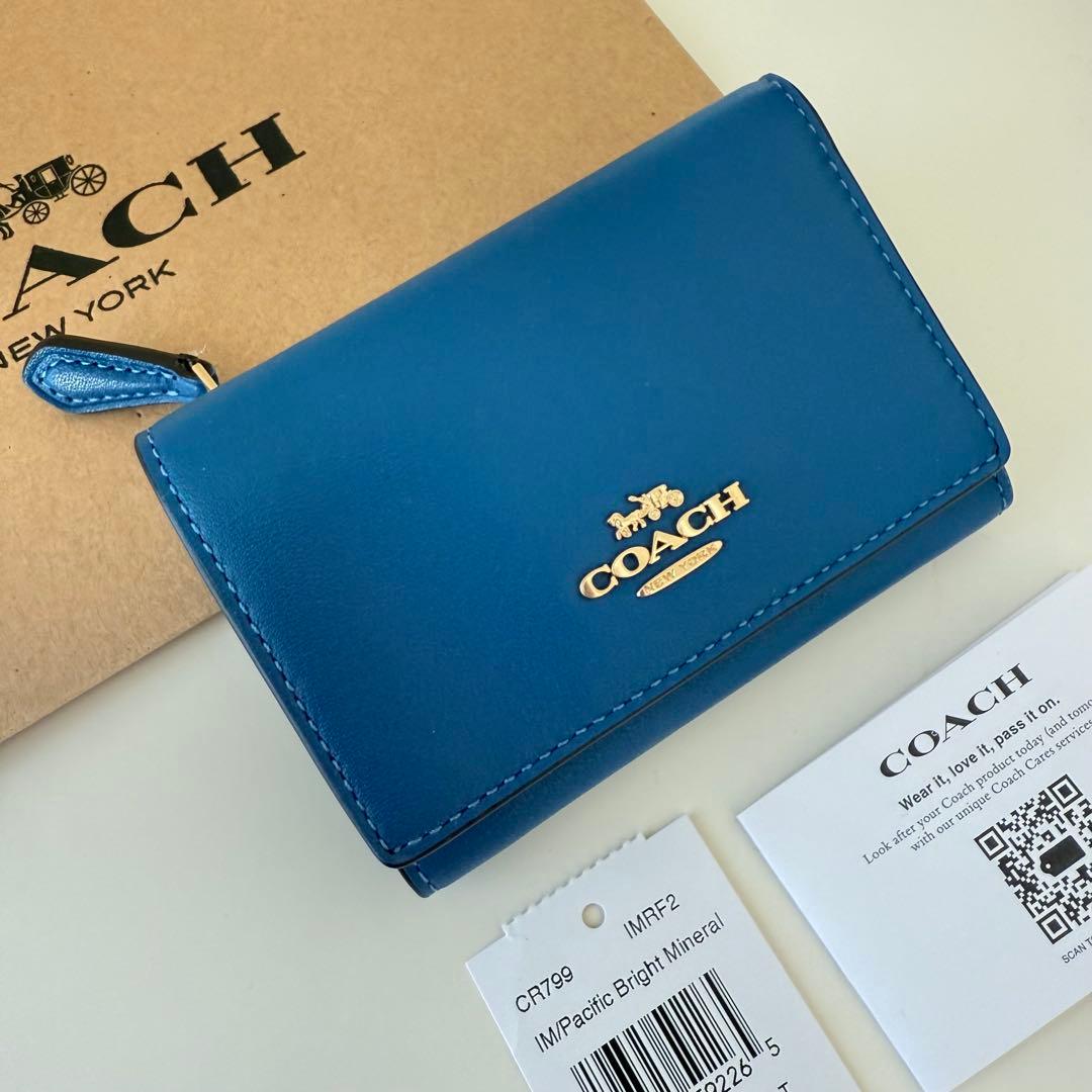 COACH コーチ　折り財布　ブルー　青色　三つ折り財布　ミニウォレット