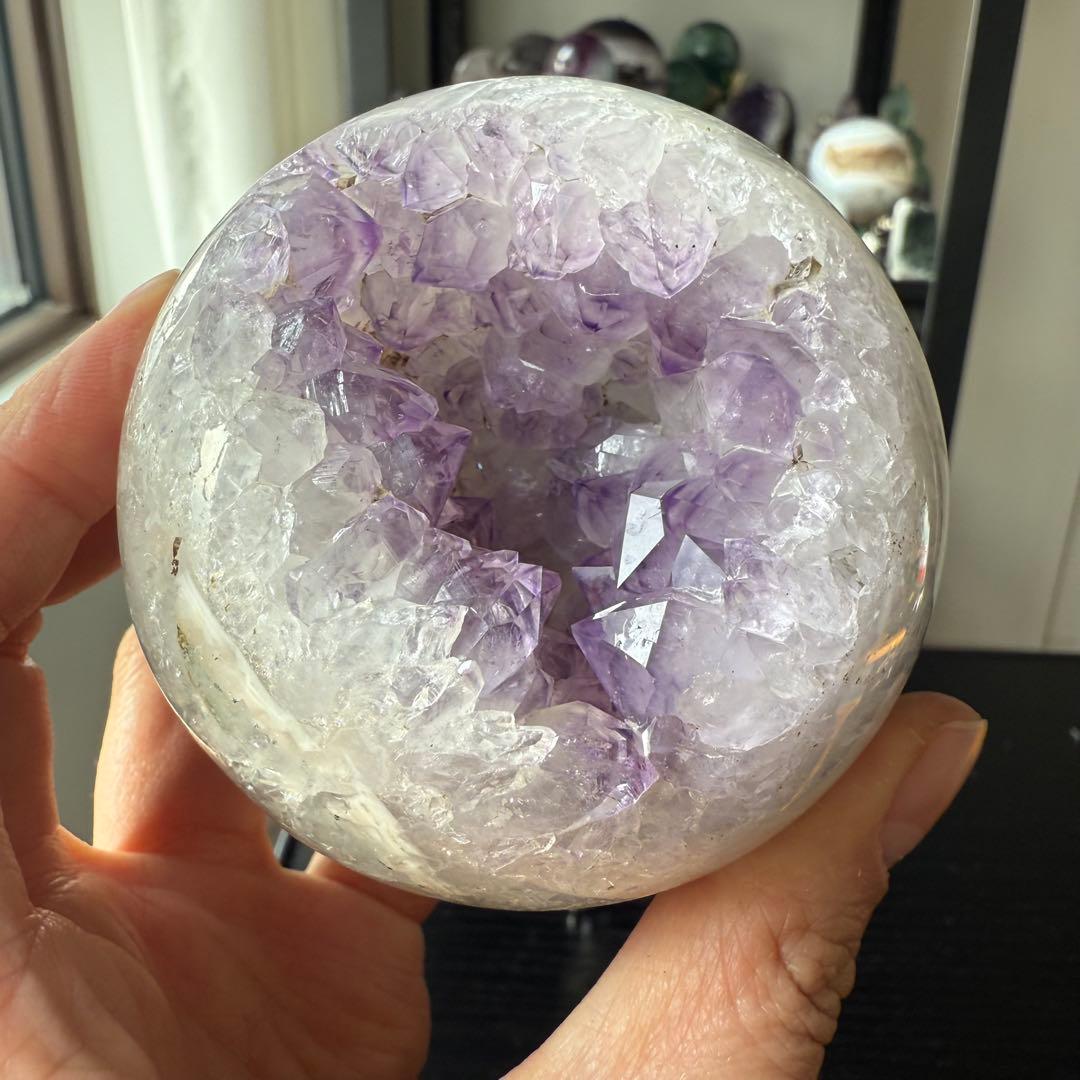 天然石アメジストの笑い口　置物　スフィアNO.011614