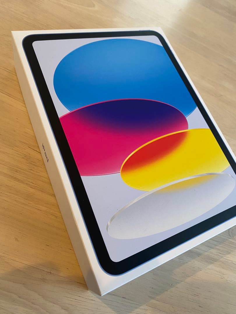 新品同様　iPad （A16） 第11世代　ブルー　 ケース、保護フィルム付き