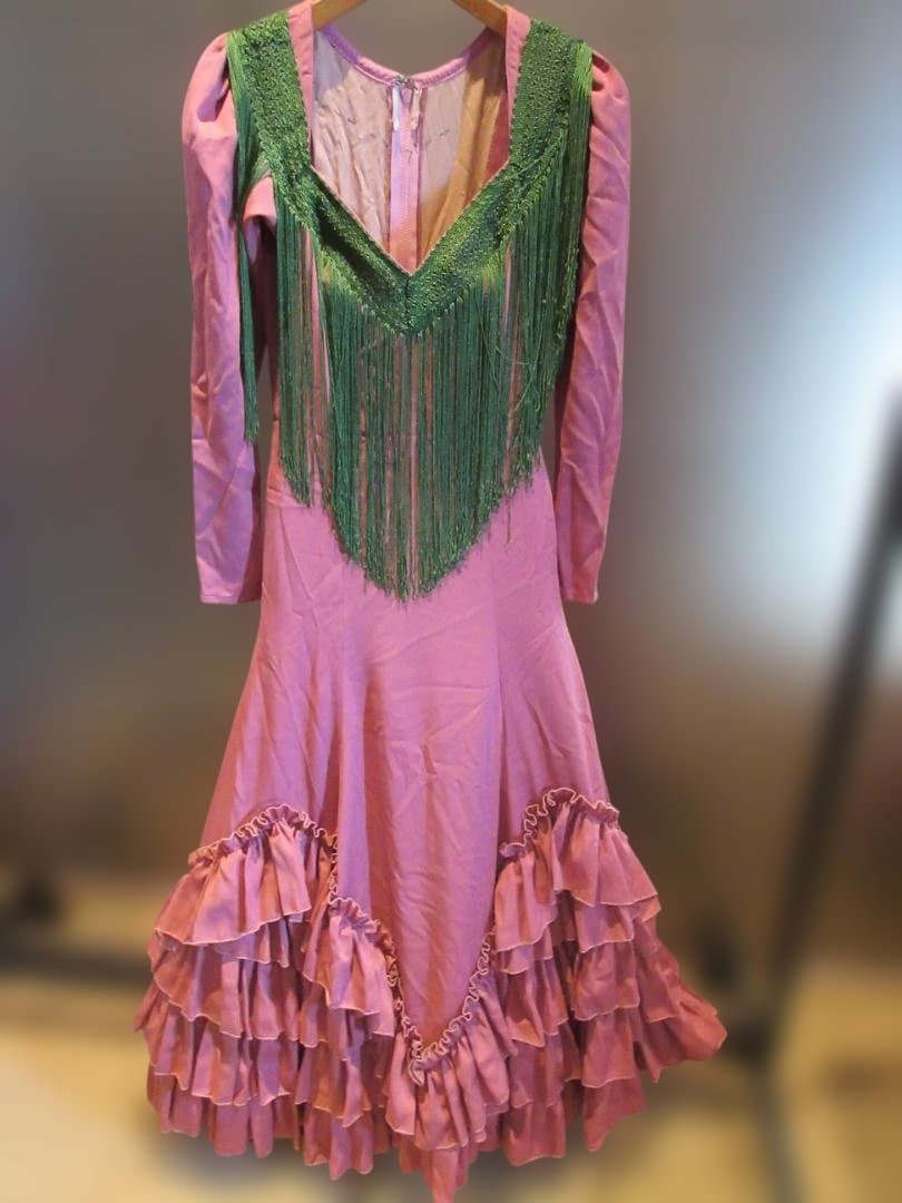 フラメンコ衣装　サーモンピンク フリンジ付き