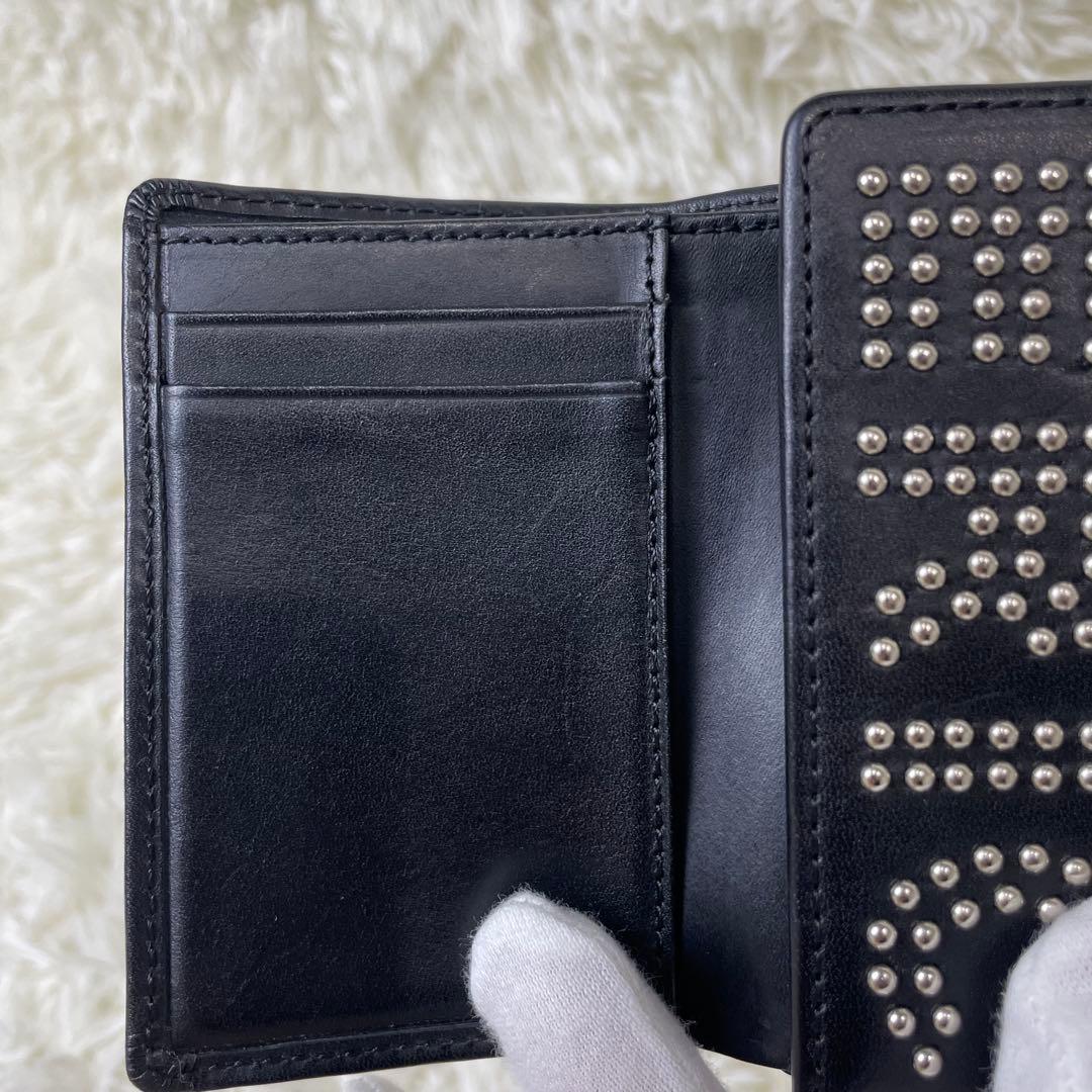 ヒステリックグラマー 三つ折り財布 ブラック スタッズ レザー ロゴ 革 黒