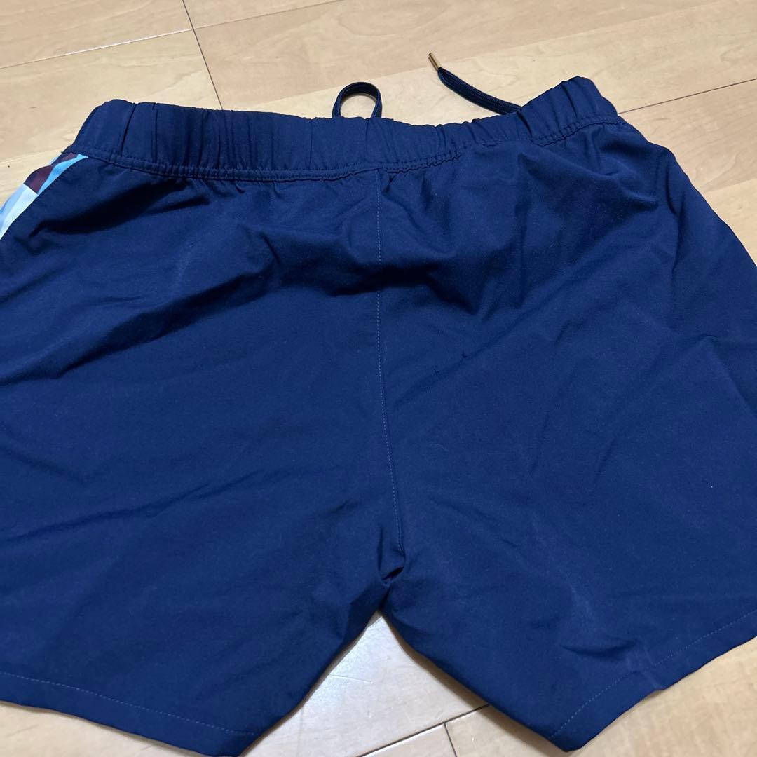 【美品】数回着用スポーツウェア テニス用 青白赤ストライプ