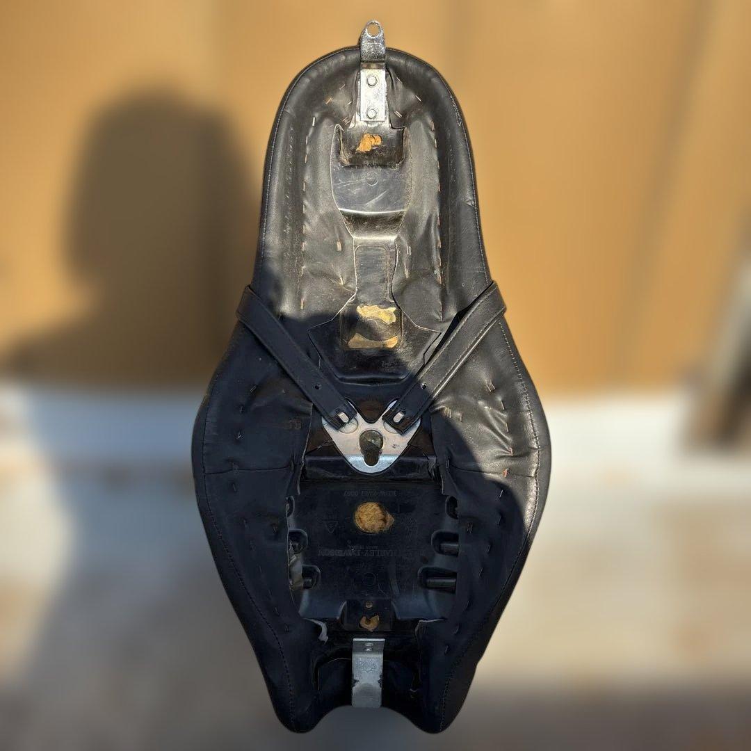 ハーレーダビッドソン スポーツスター XL883 05年式 純正シート