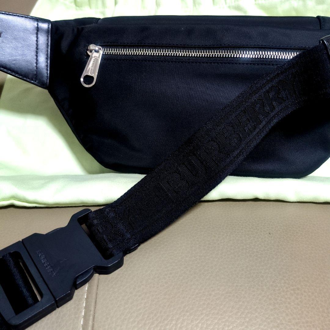 BURBERRY ソニー.ボディバッグ 黒