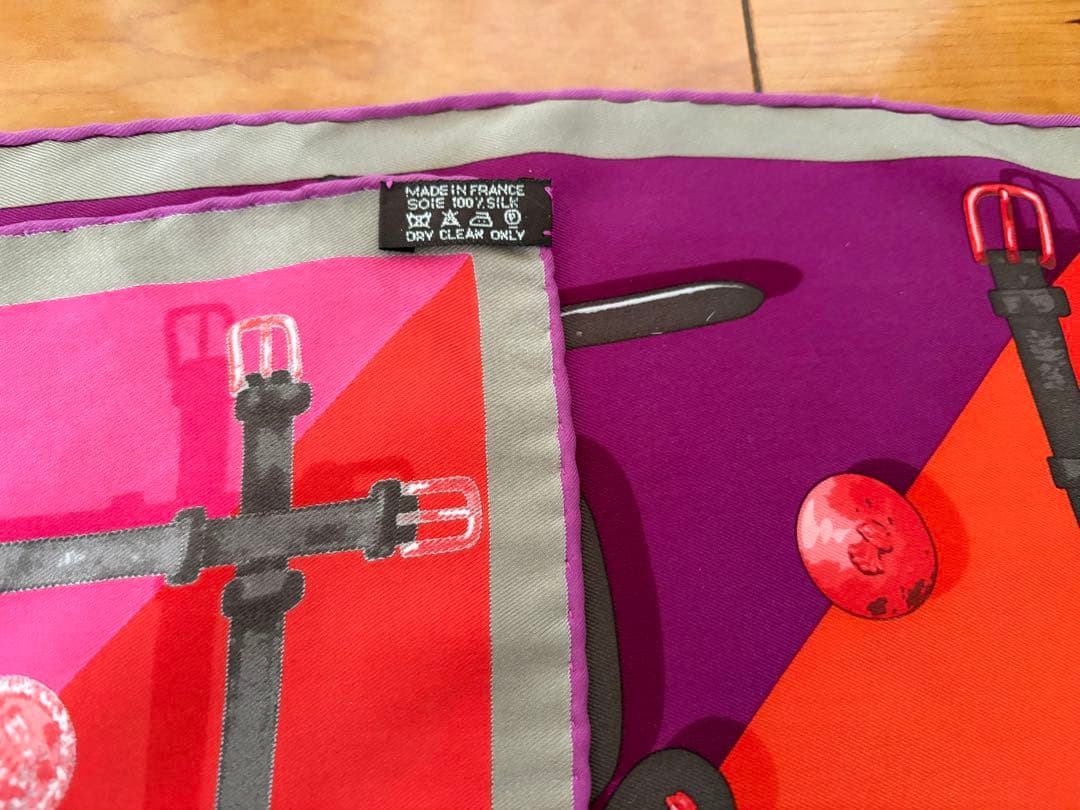 箱有 HERMES エルメス カレ70 馬具モチーフ シルクスカーフ ピンク紫