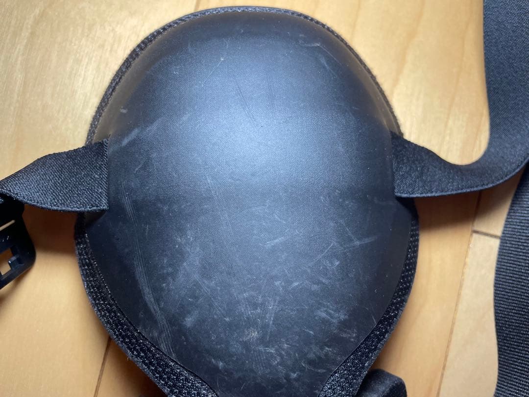 実物　Arc'teryx(アークテリクス)　ニーパッド　黒