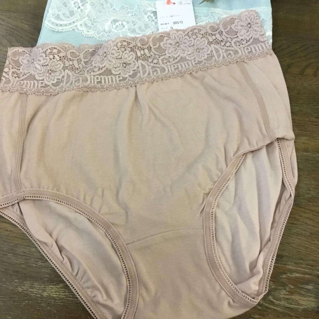ダイアナ　ショーツ３枚セット　ポーチ付きサイズQ