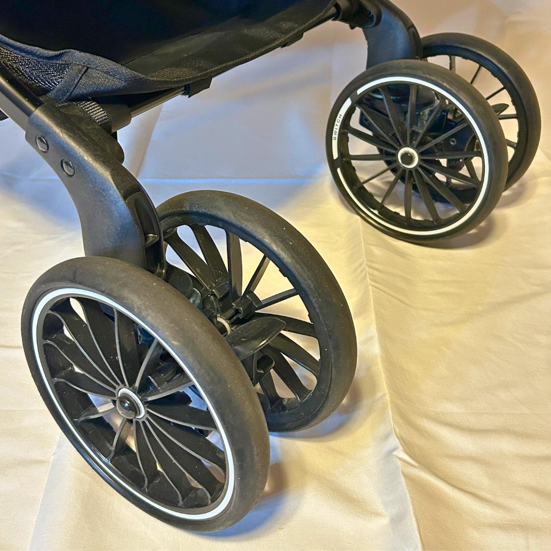 【美品】Combi スゴカルSwitch エッグショック AN シャドーグレー